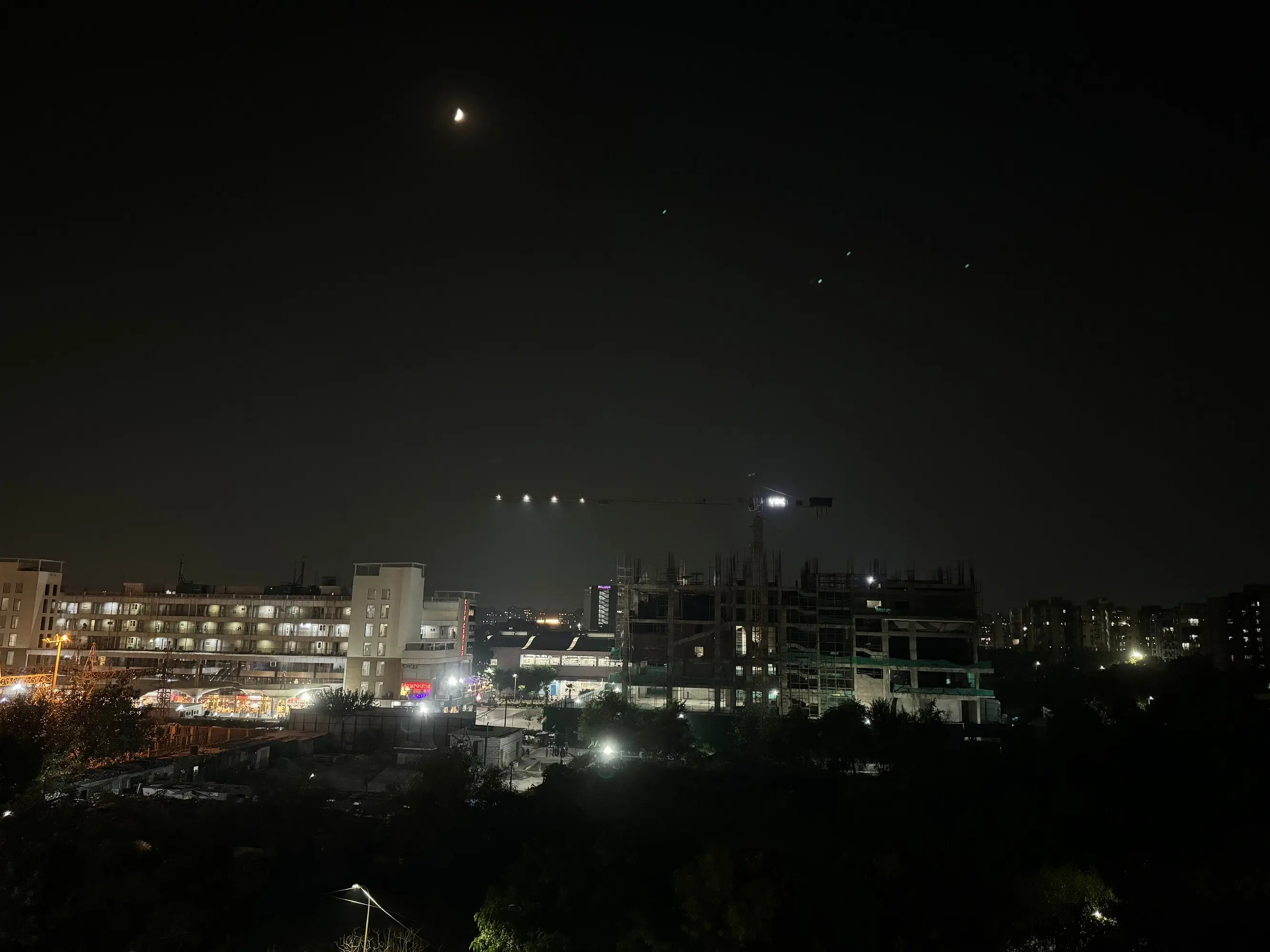 Apple iPhone 15 Pro Max Night Mode OFF Image.