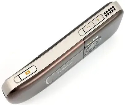 Nokia 6720 Classic side Imaged