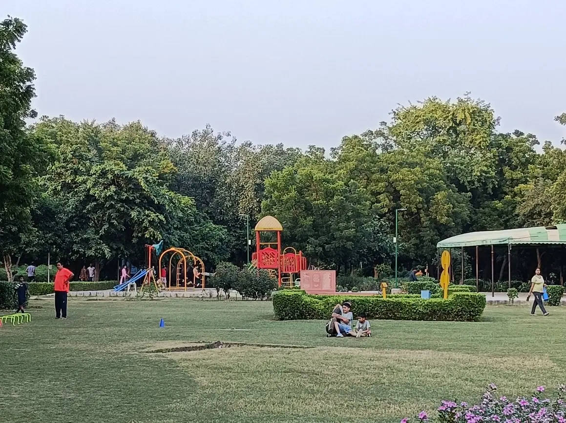 Oppo F27 Pro Plus Long Shot 3X Image.